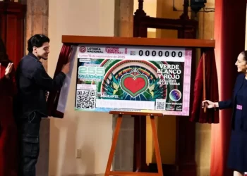 Lotería Nacional lanza billete en honor a migrantes; les dedica sorteo del 15 de septiembre