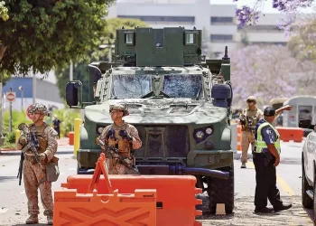 Marines vuelven a sus cuarteles en LA