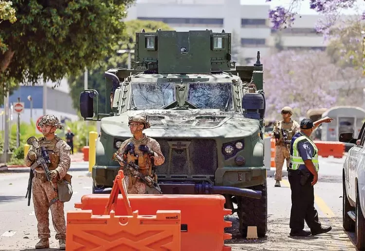 Marines vuelven a sus cuarteles en LA