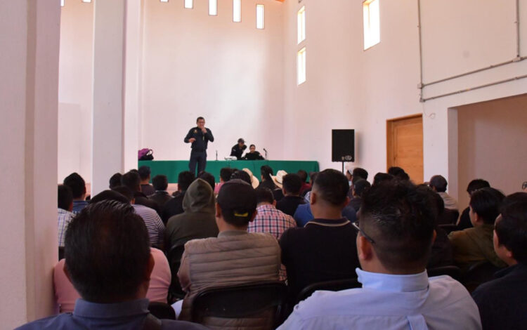 Capacita ayuntamiento de SCLC a choferes del transporte público