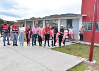 Fabiola Ricci refuerza acciones de seguridad con alumbrado público en la colonia Sonora