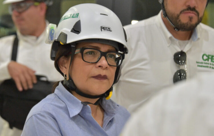 Emilia Calleja, directora de CFE, realiza visita técnica al Sistema Hidroeléctrico Grijalva