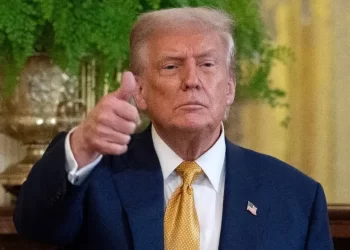 Trump lanza plan nacional de IA y promete eliminar el “sesgo ideológico”