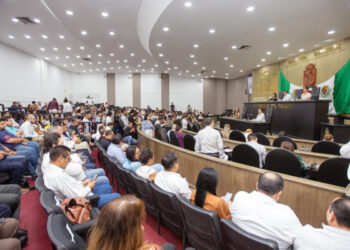 Aprueba Congreso iniciativa que prohíbe venta de bebidas y alimentos de alto contenido calórico en dependencias