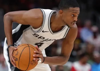 De’Aaron Fox se une al club de los multimillonarios de la NBA con su renovación con Spurs de San Antonio