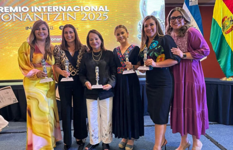 DIF de San Cristóbal recibe el prestigioso Premio Internacional Tonantzin 2025 por su labor altruista