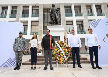 Eduardo Ramírez asiste a conmemoración del 229 aniversario del natalicio de Joaquín Miguel Gutiérrez