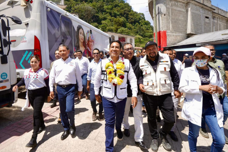 Con obras y apoyos directos, Eduardo Ramírez impulsa educación, salud y campo en Pantepec