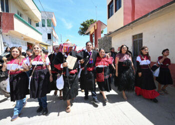 Se gobierna obedeciendo, no se gobierna mandando: ERA