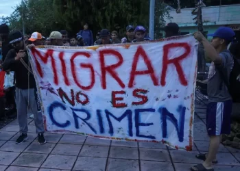 EU construirá el mayor centro federal de detención de migrantes en Texas