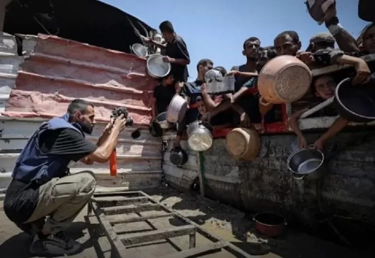 Fotoperiodista en Gaza es acusado de escenificar imágenes de hambruna