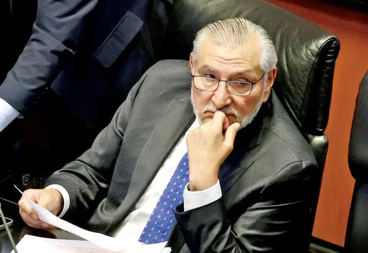 En el aire, el futuro legislativo de Adán; relación con Bermúdez es el telón de fondo