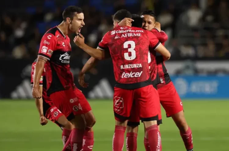 Llaman ‘loco’ a Gilberto Mora; primer doblete