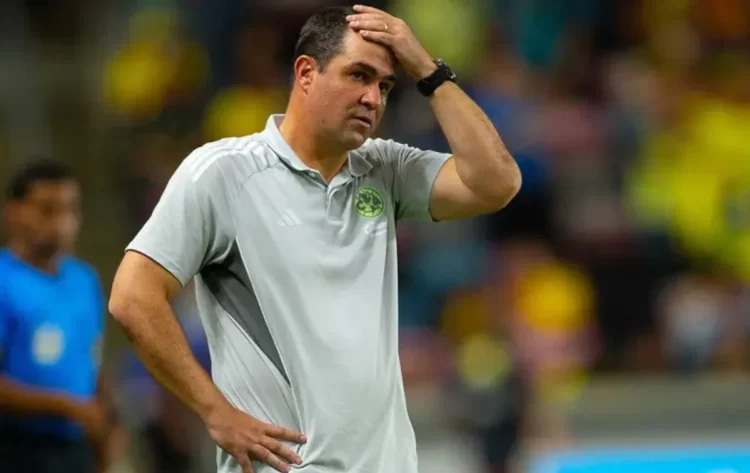 André Jardine acepta irregularidad en América