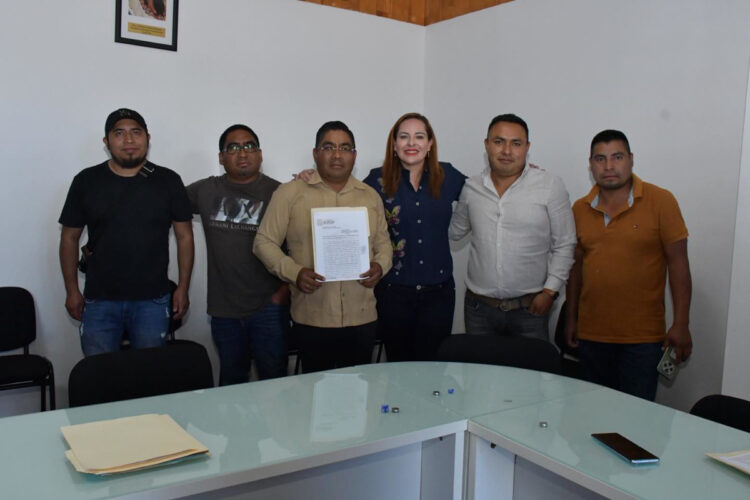 Fortalece Fabiola Ricci lazos con colonias mediante atención directa