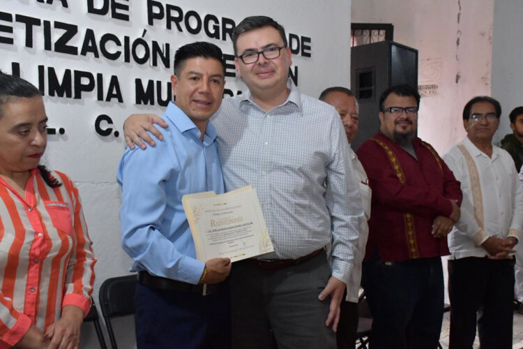 Clausuran programa de alfabetización para trabajadoras del área de Limpia Municipal