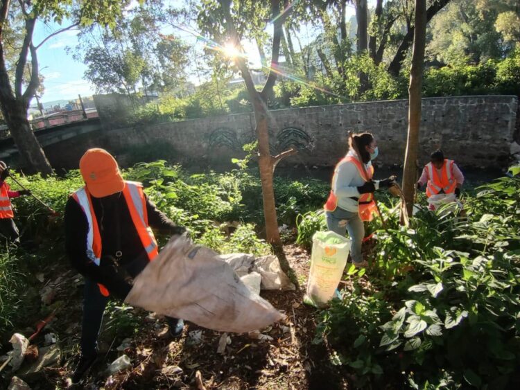Refuerzan limpieza de puentes, ríos y casetas para un San Cristóbal más limpio y seguro