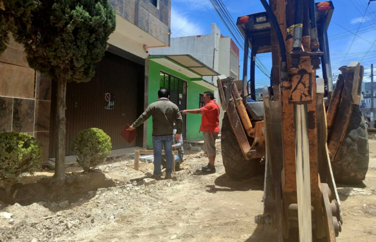 Supervisan accesibilidad en obra pública en el barrio de San Ramón