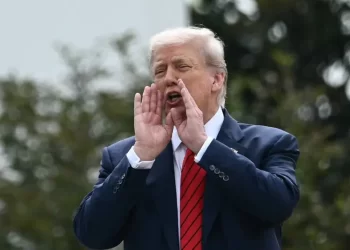 Trump bromea sobre instalar “misiles nucleares” sobre la Casa Blanca