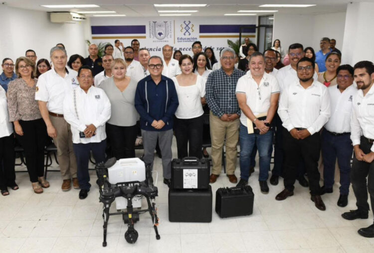 Dona HELIBOSS drones a la UNACH