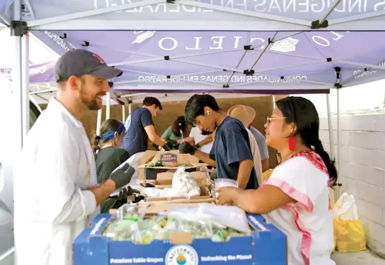 Activismo zapoteca en EU: Frente a ICE, indígenas migrantes se unen