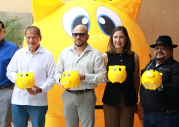 Comunidad educativa de Chiapas refuerza su compromiso social con el Boteo Teletón 2025