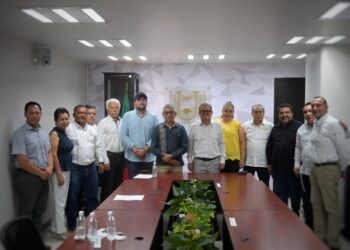 Cecytech y Unach firman convenio de colaboración para impulsar la formación integral de estudiantes