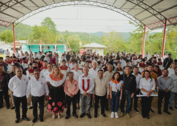 Cecytech recibe acta de donación del terreno del Plantel 27 en Huixtán