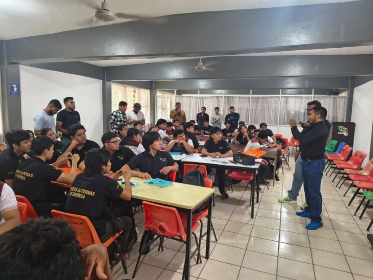 CECyT 01 San Fernando fortalece a sus estudiantes con capacitación en energía solar