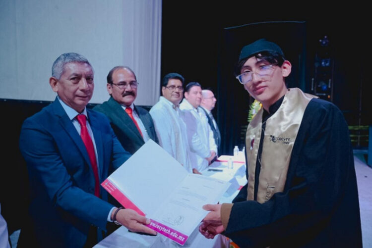 Ofrece Cecytech opciones de titulación acordes al perfil de sus egresados