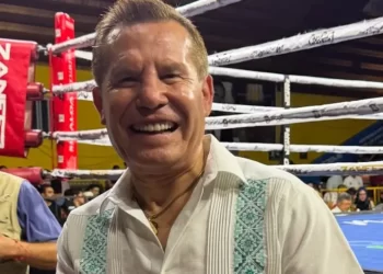 Julio César Chávez fuera de peligro tras operación