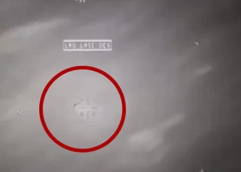 Congreso de EU revela video de misil ‘Hellfire’ rebotando contra OVNI