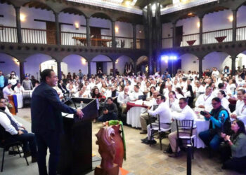 Eduardo Ramírez destaca a la educación como prioridad para fortalecer la paz y el desarrollo en Chiapas