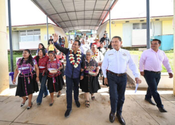 Eduardo Ramírez impulsa acciones y obras a favor del desarrollo de la región De Los Bosques