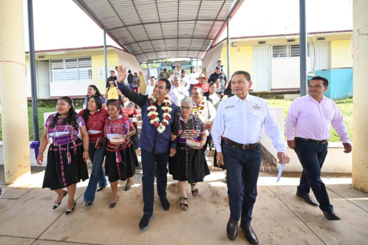 Eduardo Ramírez impulsa acciones y obras a favor del desarrollo de la región De Los Bosques