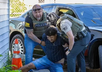 EU reactiva contrato de software para espiar inmigrantes