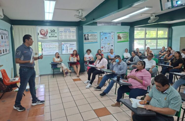 Fiscalía de Distrito Metropolitano sensibiliza a docentes sobre bullying y ciberbullying
