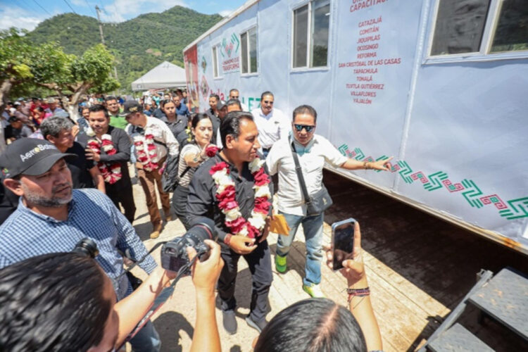 Icatech lleva capacitación y bienestar a ejido Querétaro en Ángel Albino Corzo