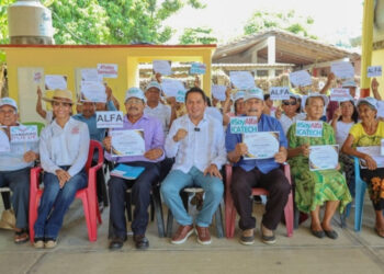 Icatech entrega constancias de la Misión Alfa a alfabetizandos