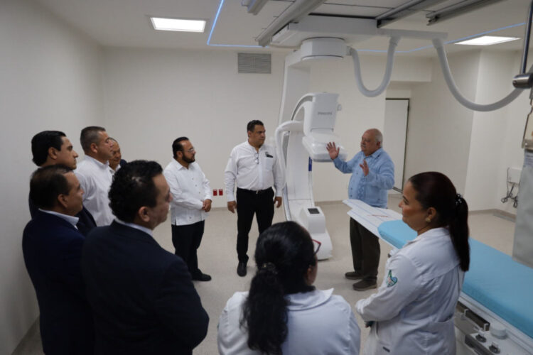 Fortalecen IMSS, CFE y SUTERM atención médica de trabajadores electricistas