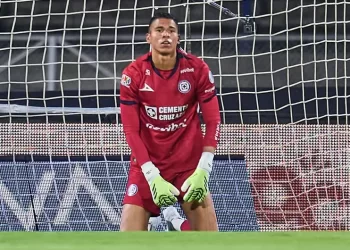 ¡Uno más! Kevin Mier le cuesta otro gol a Cruz Azul