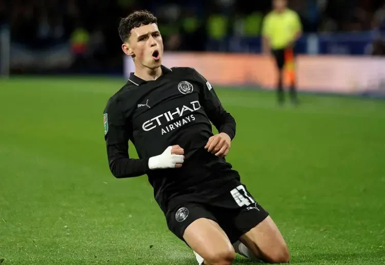 Manchester City y Tottenham cumplen en Copa de la Liga