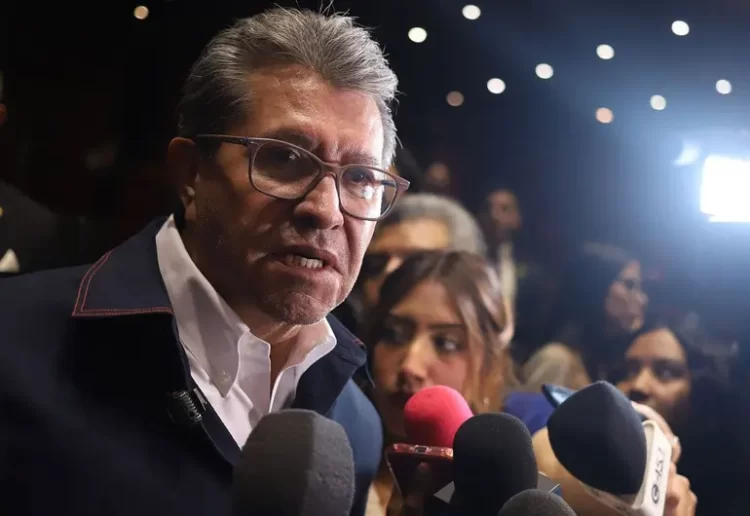 Ricardo Monreal plantea reforzar derechos de consumidores en servicios digitales