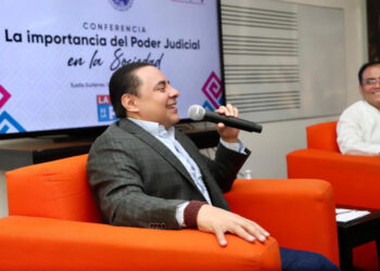 Moreno Guillén impulsa diálogo con estudiantes sobre la cultura jurídica en las nuevas generaciones