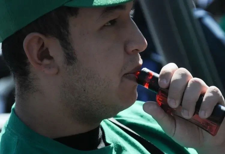 Diputados reciben propuesta presidencial para prohibir vapeadores