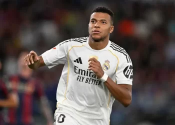 Real Madrid golea y se afianza en la cima de LaLiga