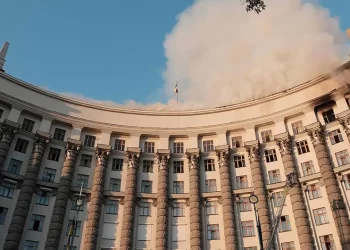 Bombardeo inédito: Rusia ataca sede del gobierno ucraniano