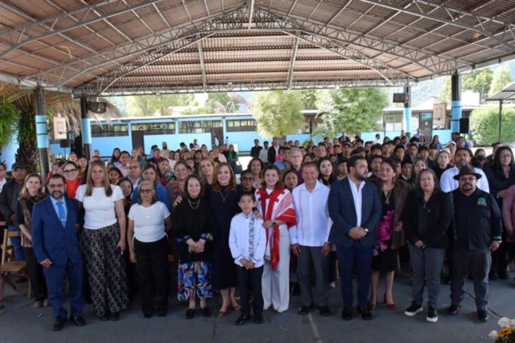 Firman convenio para fortalecer desayunos escolares en SCLC