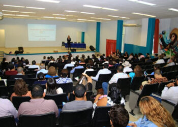 Educación impulsa la inclusión educativa con curso especializado sobre el Trastorno del Espectro Autista