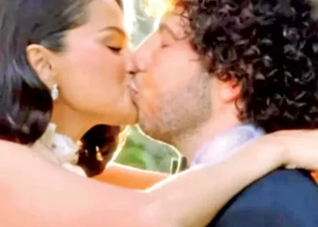 Selena Gomez y Benny Blanco sellan su historia de amor: un fin de semana de momentos íntimos